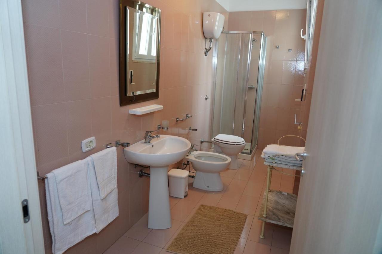 B&B La Strea Porto Cesareo Buitenkant foto